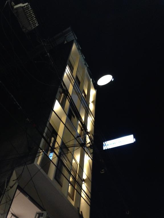 The Street Hostel Bangkok Exterior photo
