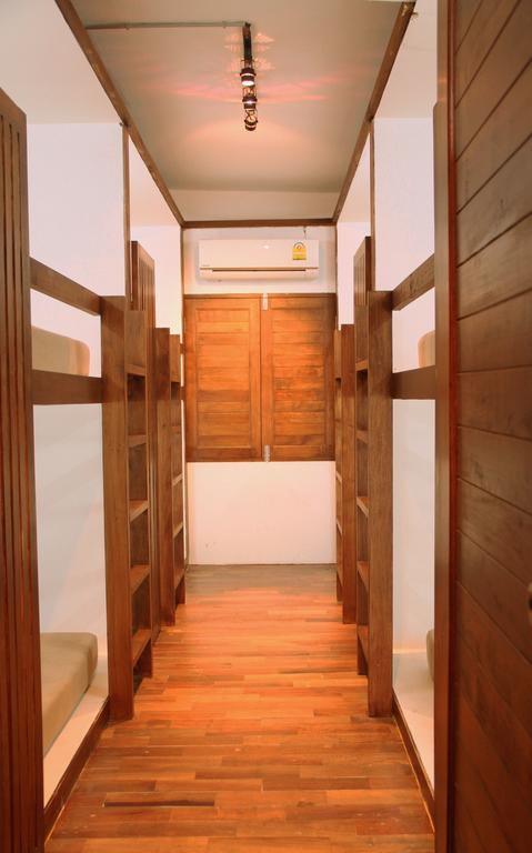 The Street Hostel Bangkok Room photo
