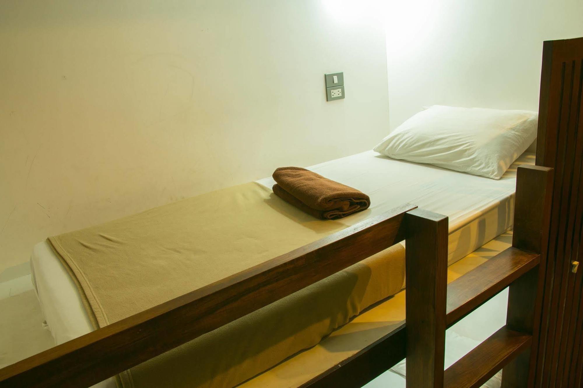 The Street Hostel Bangkok Exterior photo