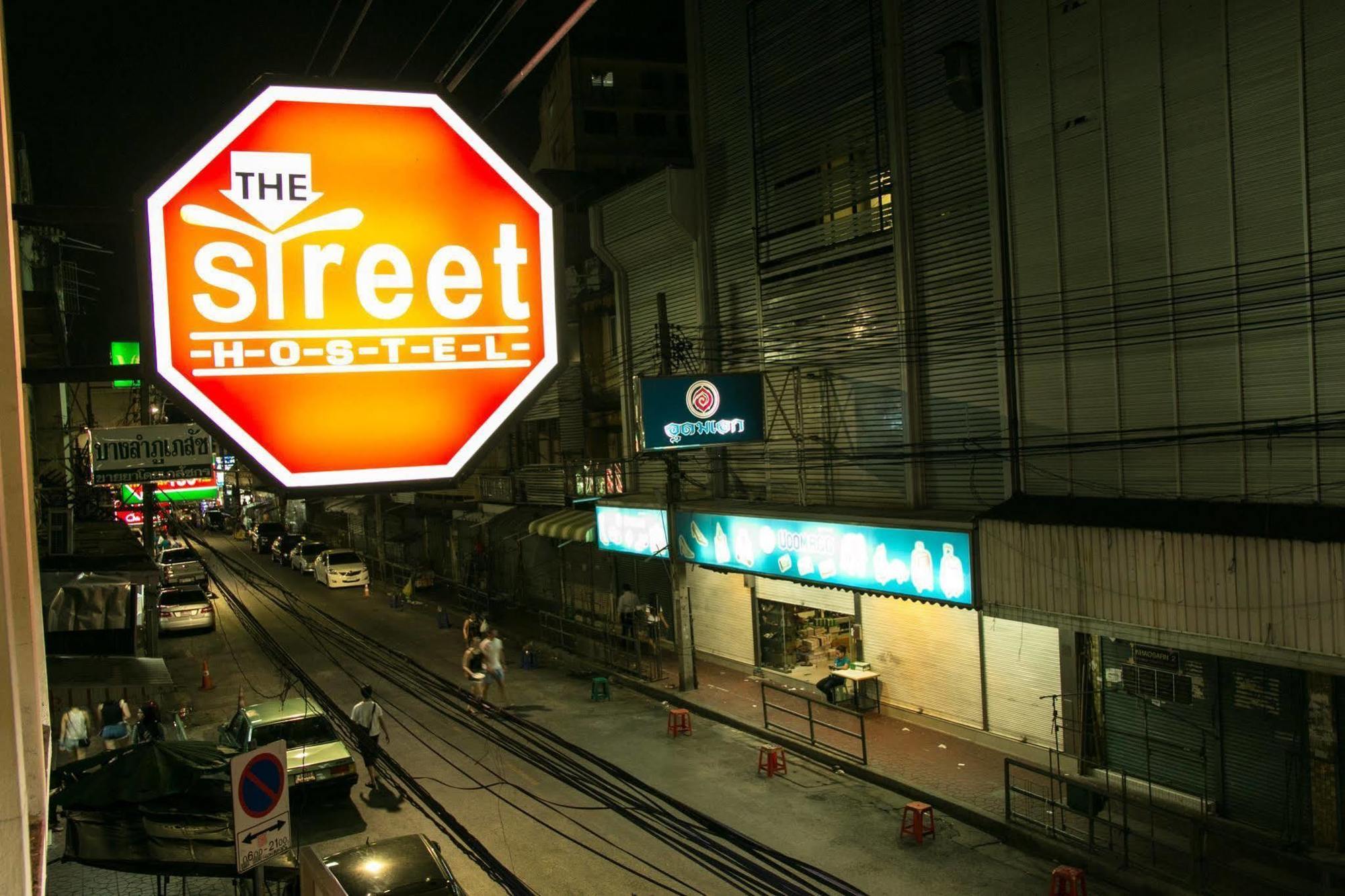 The Street Hostel Bangkok Exterior photo